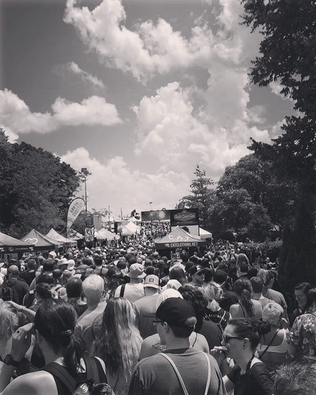 bleedingblueboy's tweet photo. Warped Tour’s final year as a cross country tour. https://t.co/oP9Pi1twyi https://t.co/UBpYT99H09