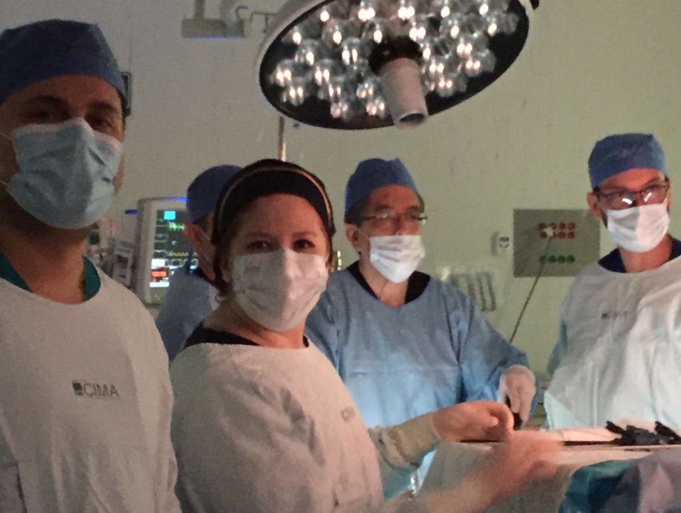 Urologos_UMANO's tweet photo. Cirugía de mínima invasión para enfermedades prostáticas.
El paciente sufre menos dolor y menos sangrado; se reincorpora más rápido a sus actividades cotidianas.
Endosuites de Hospital CIMA Hermosillo @CIMAHMO
#SimpleProstatectomy
#Laparoscopy
#Prostate https://t.co/b4ygeKTsr3