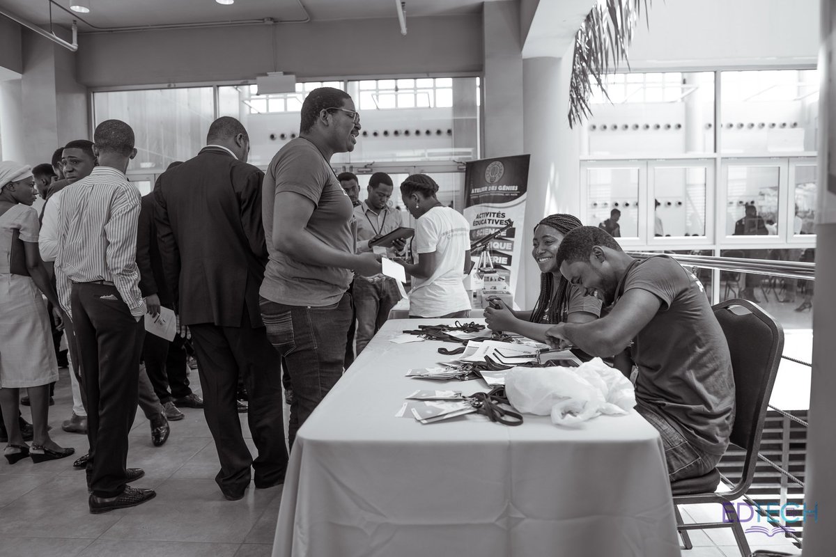 ed_haiti's tweet photo. Jenès la angajel tou jounen jodia men ann pa bliye fikse objektif nou e priorite nou pou lòt jenerasyon. Teknoloji pou yon lòt edikasyon. #EdTechHaiti #EdTechHaiti2018 #EdTechHaitiSummit https://t.co/6m6eK8kkGV