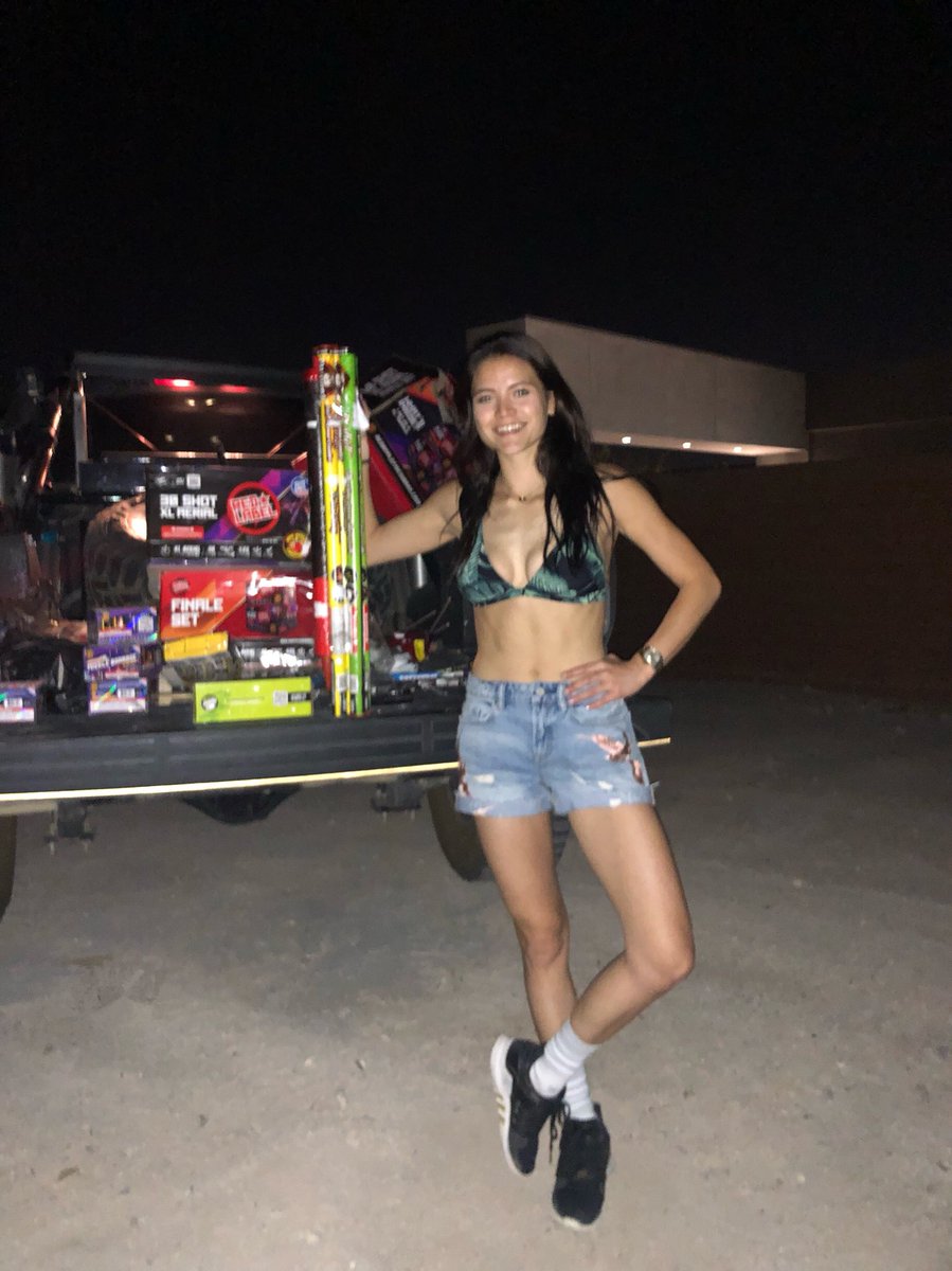 I hope everyone had a very Happy Fourth of July! I sure did😜🎆