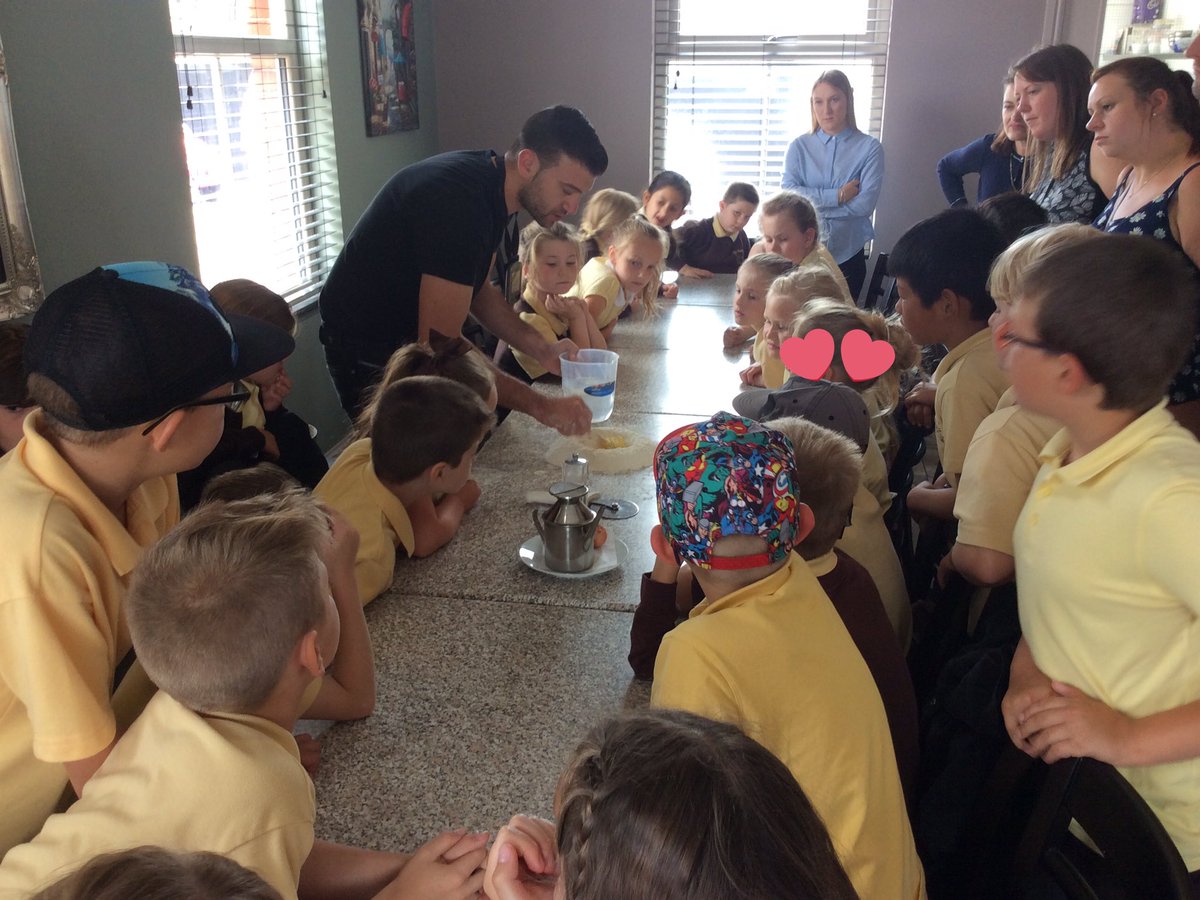 TheRichmondPri's tweet photo. #Worldskitchen #Marios #Italian #Skegness Year 3 had a wonderful treat this week! A demonstration on how to make authentic Italian pasta. https://t.co/n4RwqE1Qlh