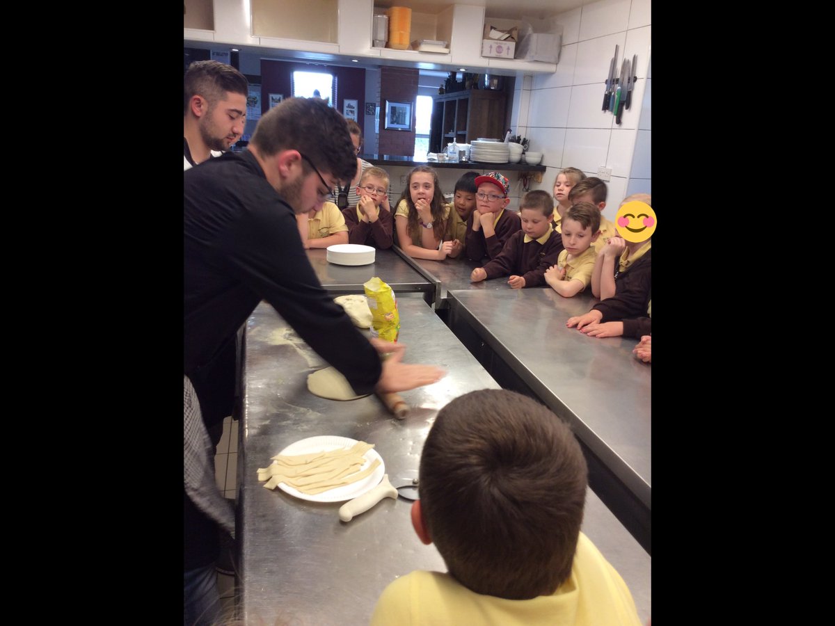 TheRichmondPri's tweet photo. Year 3 enjoyed their #Worldskitchen project in #Marios #Skegness restaurant. A demonstration on how to make authentic Italian pasta! Thank you to Mario, Holly, Cono and Fabio. @skegnesssiren @SkegStandard @LincsLive @SkegnessRotary https://t.co/kX2B573nrx