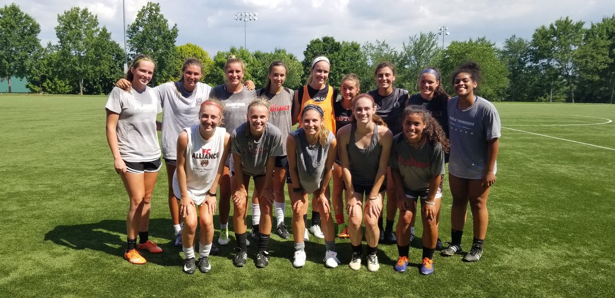 FCAlliance1's tweet image. It is great to see current players training with alumni today in the heat. #passontheknowledge #proudalumni