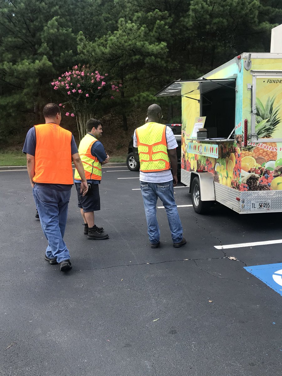 STGLogisticsATL's tweet photo. Nice summer day in Atlanta. Glad to show our employees appreciation. @stglogistics #stgstrong #stgusa #atlanta https://t.co/fLBWf8s2M0