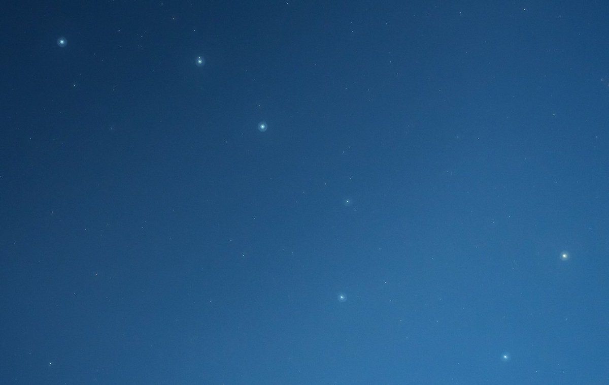 Big Dipper from tonight.  Tried something different.  Focused camera on dipper and during the exposure I slowly defocused it.  Causing little glowy dipper orbs. 🤪 #nlastro #nightsky #nlwx