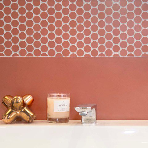 MarketingRival's tweet image. Studio is a ceramic collection from @Nemo_Tile that will give your room a bold and graphic impact. Featured here in Marsala. hubs.ly/H0cTSkL0  #NemoTile
