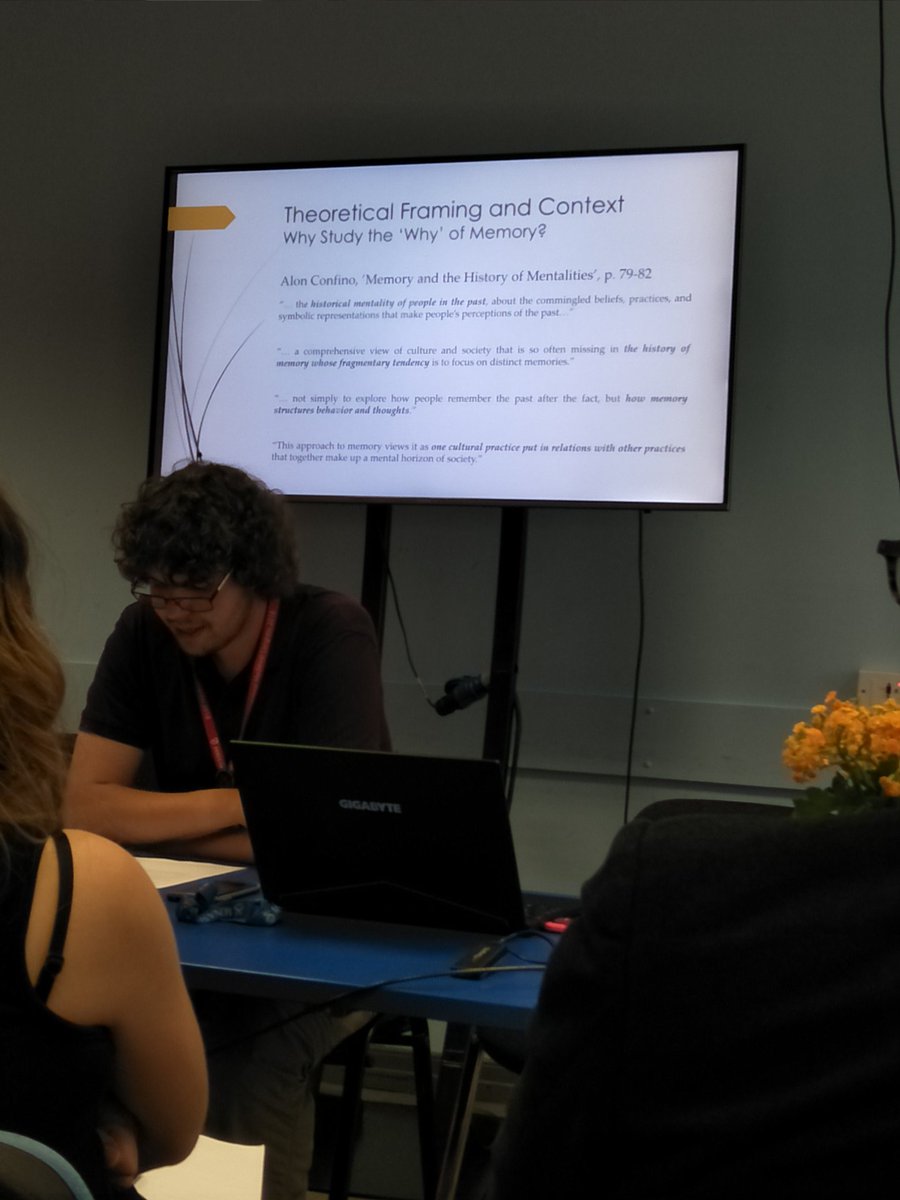 emloubarlow's tweet photo. Best way to finish off #IMC2018: with a Prato Consortium session on memories and identities in Renaissance Florence including gems from Luke Bancroft, @rosa_martorana and @matthew_topp! #s1737 https://t.co/g3bP803qW3