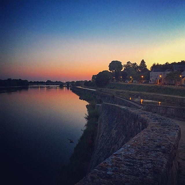 Classic Sunset in Loire Valley 😍❤️
#Latergram #Orleans #Loire #BordsDeLoire #Loiret #Sunset #ValDeLoire #LoireValley #Colors #Beautiful #Landscape #IgersOrleans #July2018 ift.tt/2u5UTDz