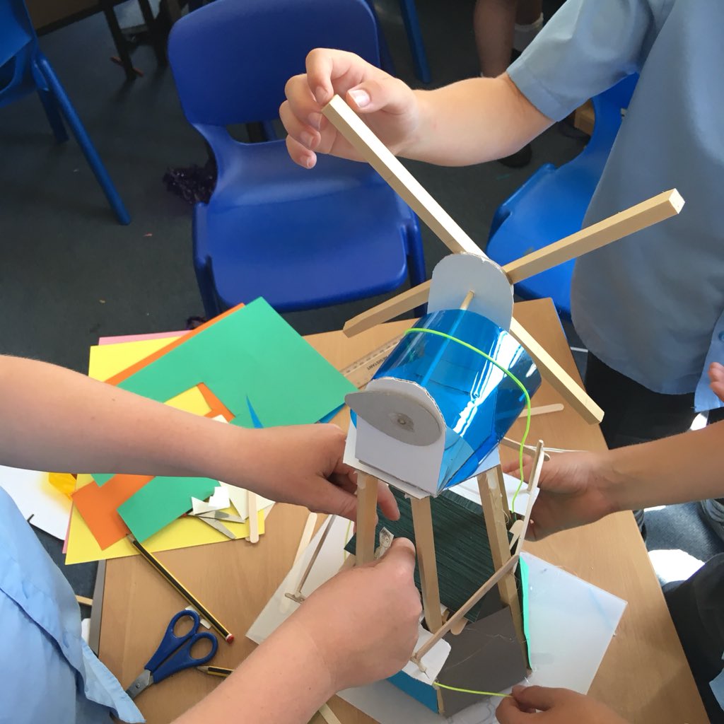 OurHutUK's tweet image. Fabulous lit-up heritage kiosks for #futurebrixton by Year 5 @CCBrixton - so many ideas to help people learn about #Brixton - library, Caribbean meeting place, Windrush museum, windmill, time travelling tunnel ...