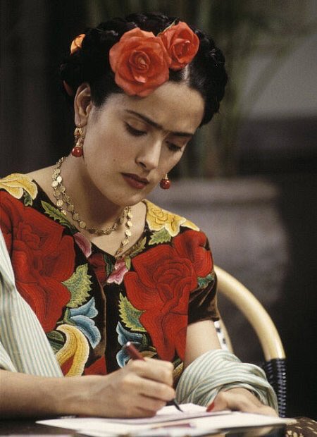 علي Na Twitterze فيلم Frida يتناول سيرة الرسامة المكسيكية الشهيرة فريدا كاهلو فيلم رائع وتجسيد رائع من سلمى حايك التي حصلت على جائزةالأوسكار بهذا الفيلم Https T Co Opsu5jrq6l