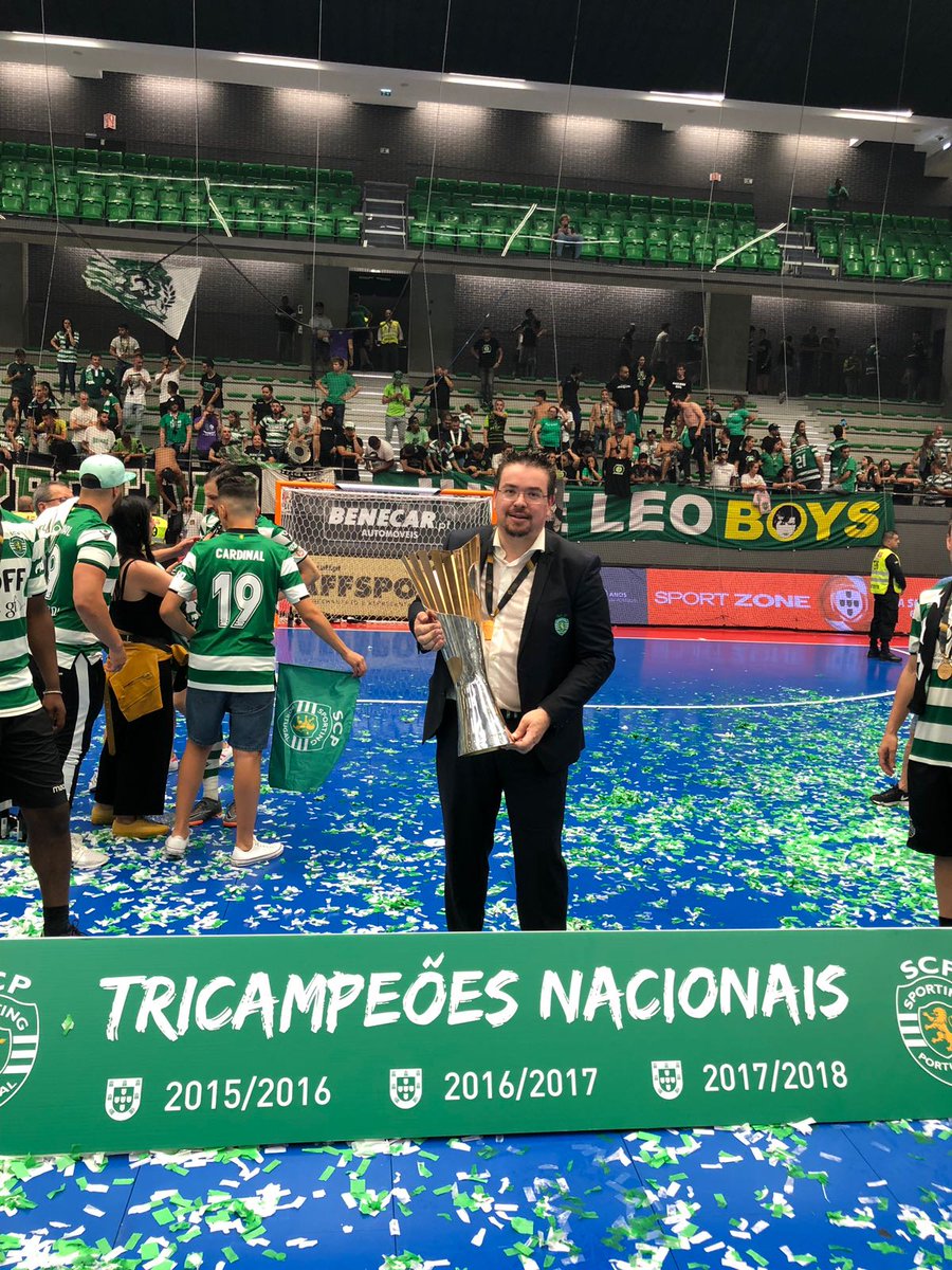 Esta página apoia a candidatura do dirigente mais titulado de sempre da história do Sporting CP, Miguel Albuquerque!
Queremos alguém com cultura de exigência, competência, experiência em gestão desportiva e que mantenha a mística do Sporting Clube de Portugal! #AvançaAlbuquerque