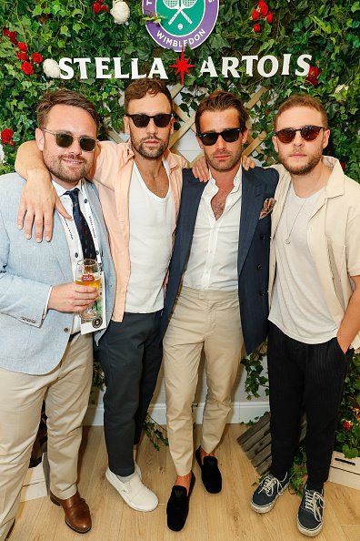 DeCaesteckerBR's tweet photo. 📸|  Iain de Caestecker, Johnathan Edwards, Nick Blood e Christian Cooke no Torneio de Wimbledon, hoje em Londres, Inglaterra. https://t.co/OX4nxlDHrS