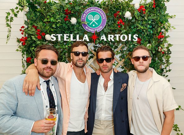 DeCaesteckerBR's tweet photo. 📸|  Iain de Caestecker, Johnathan Edwards, Nick Blood e Christian Cooke no Torneio de Wimbledon, hoje em Londres, Inglaterra. https://t.co/OX4nxlDHrS