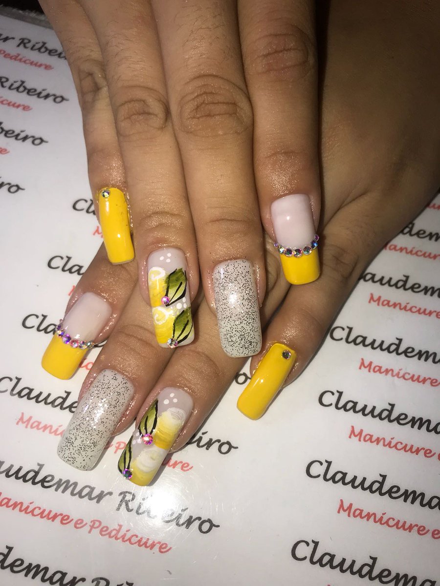 Claudem41616454's tweet photo. A cliente mais tops jogam com o Rei das Unhas 💅🏼 ❤️👑
Sempre lança uma nova
#bemprospera #afrontabb
#JessycaMaia https://t.co/BbbwlVDpP0
