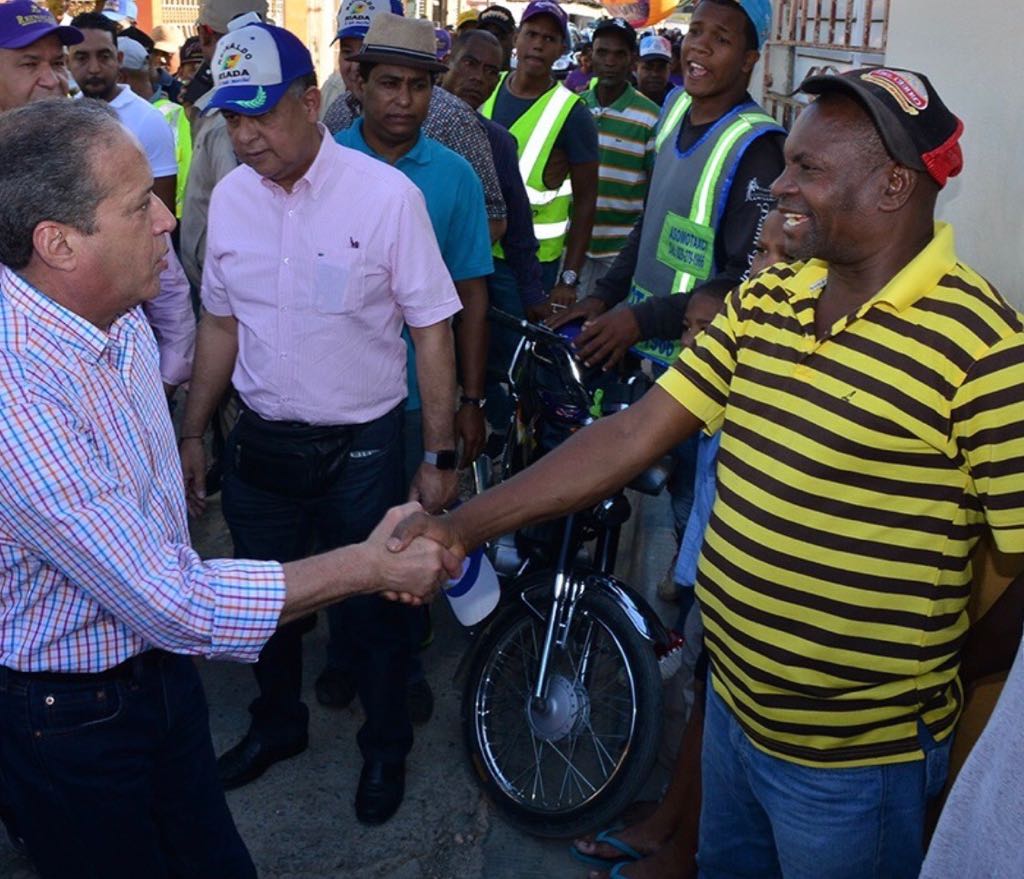 StgConReinaldo's tweet photo. Llano, sincero y solidarios y le gusta escuchar a los demás. Ese es @ReinaldoPared  #Reinaldo2020 https://t.co/rQLAcLpWal