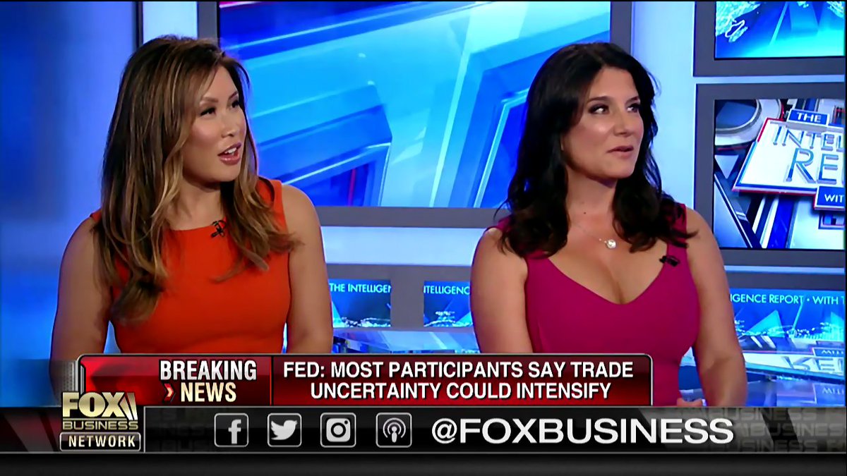 Morgan_Cody_1's tweet photo. @DiMartinoBooth Investors are crowding in to the shortest end of the yield curve: On @TrishIntel >>https://t.co/lUL9xTp5js #onesmartlady https://t.co/WvFeM0r62p
