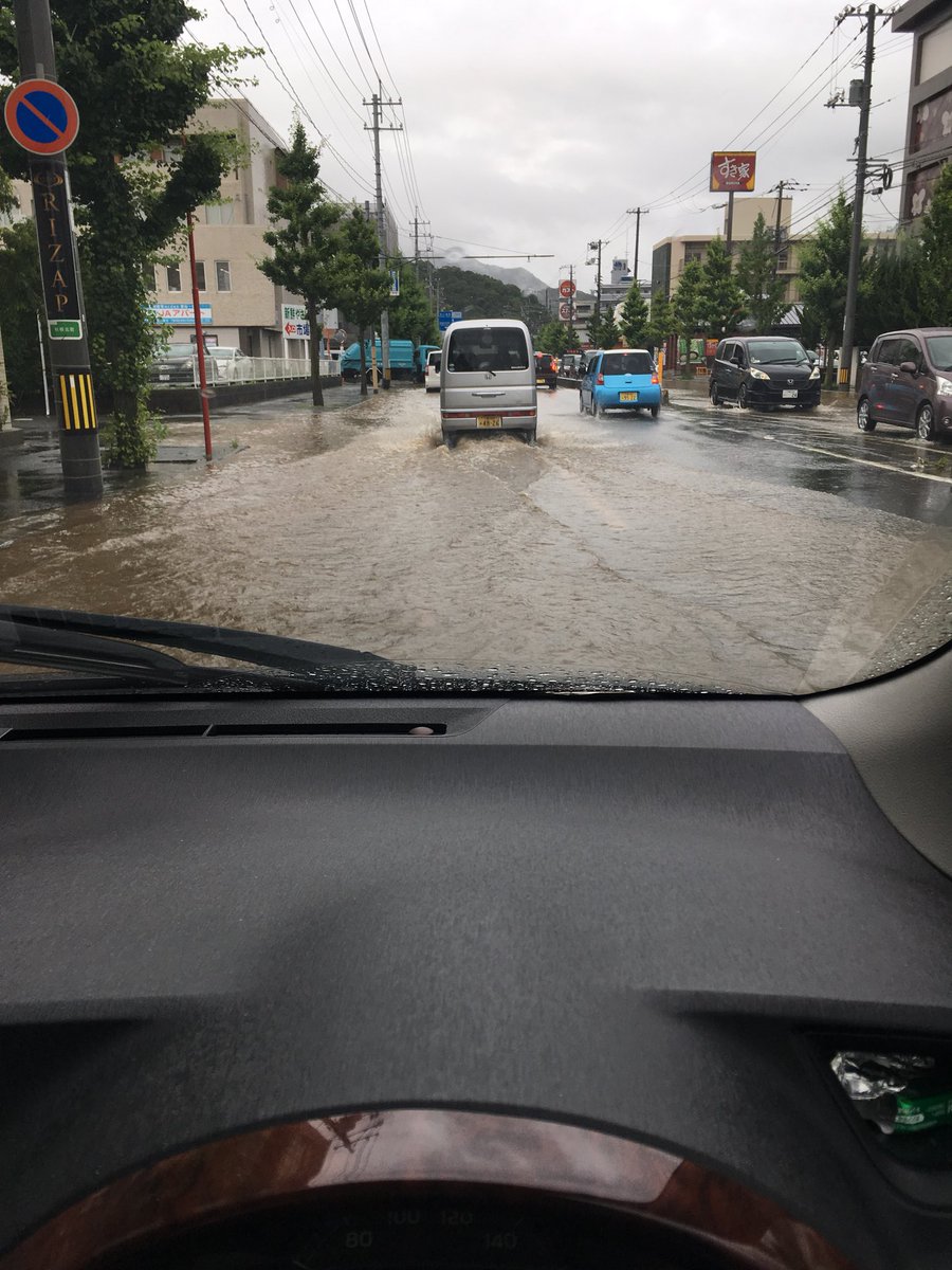 hassennumerin's tweet photo. なかなかの雨ですね https://t.co/rJzzFqdnSM