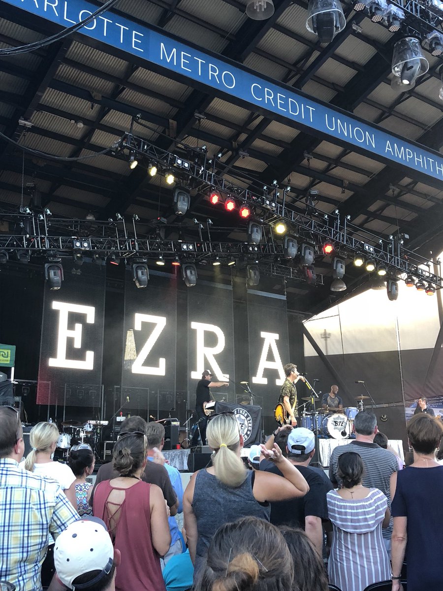 ItsAliMartin's tweet photo. Can we make #floatboat a thing @betterthanezra ??? https://t.co/ycY3DBV4oQ