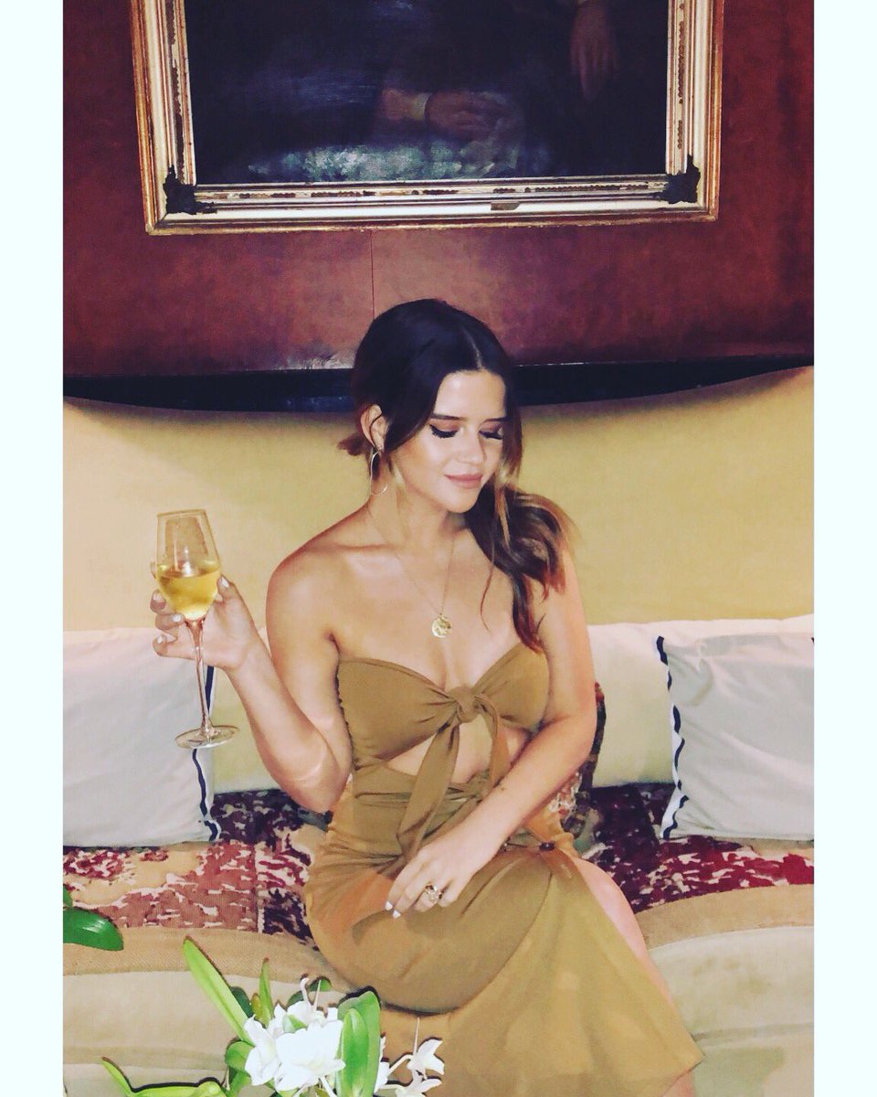 MarenMorris's tweet photo. It’s been on my bucket list for a decade to visit Buenos Aires and today it finally happened. Ate the most amazing meal with my love at Francis Mallmann’s Patagonia Sur and I couldn’t be more full... in every sense of the word. Salud! 🍷//📷: @ryanhurd https://t.co/SHvUe8O94Y