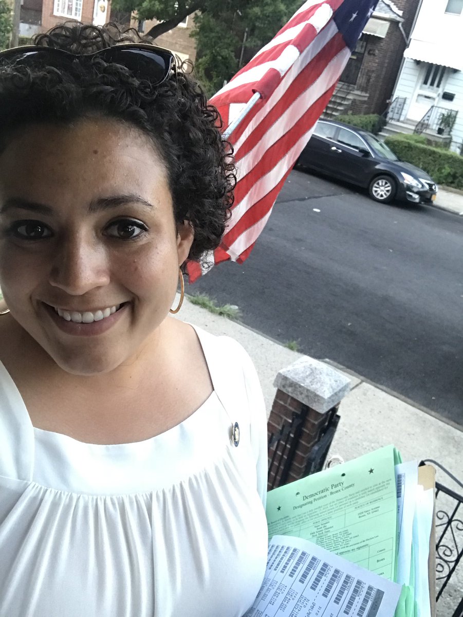 Fernandez4NY's tweet photo. Out here in your neighborhood knocking on your doors ๐ #knockknock #signhereplease #Fernandez4NY #80AD https://t.co/pPkaWiP7Mt