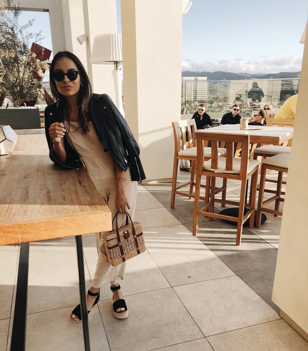 Everything goals🙌🏼 Rooftop happy hour with our #YHFbabe <a href="/stephanie_janee/">Stephanie Balzan</a> 🥂