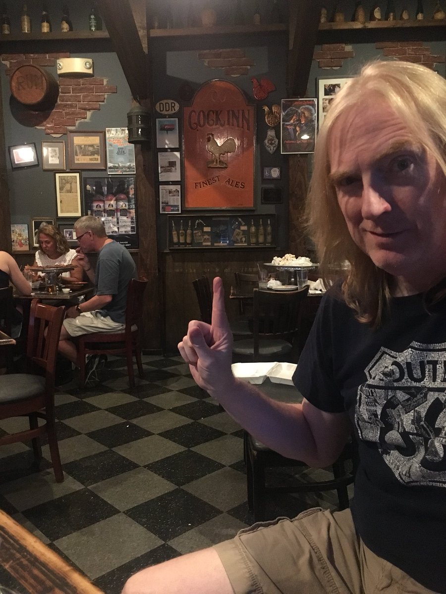 DDRoxxx's tweet image. #noexplanationneeded @hughbond