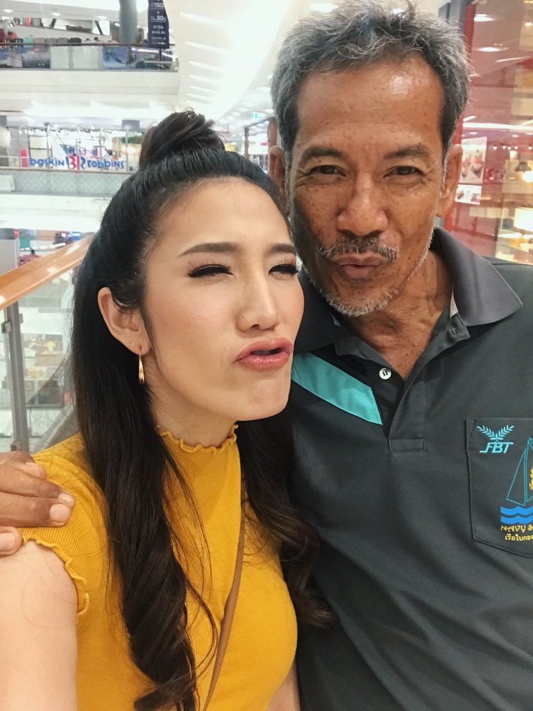 Eng_afternoonz's tweet image. ไม่ขออะไรมากแค่ตื่นมาพร้อมกับแรงจะไปต่อทุกวันก็พอ :)
เมื่อวานส่งพ่อกลับไปเข้าถ้ำเรียบร้อย เจอกันอีกทีพร้อมน้องๆเลยนะพ่อ! ✌🏻