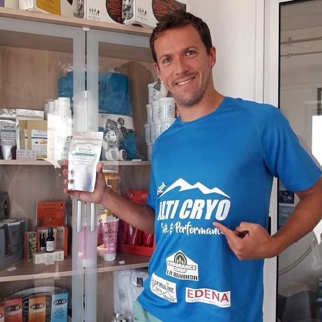 RunAltiCryo's tweet photo. Nos athlètes Luis BERGA et Frédéric MAURISSE et leurs nouveaux tee shirt @RunAltiCryo prêt pour leur prochaine course 🎽
#runalticryo #edenareunion #spirulinedeshauts #enduranceshopreunion #fgservices https://t.co/RGsRTUoVoD