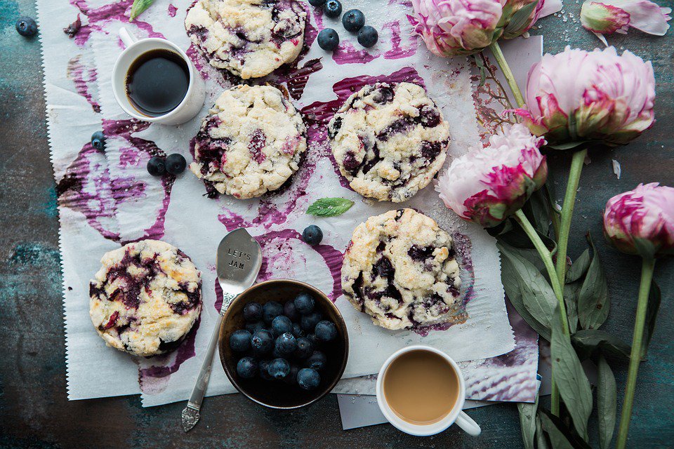 ClassicKitchenF's tweet photo. Easy Cookie decorating tricks and tips @ClassicKitchenF  blog post 😀https://t.co/SbcVI00uZc
#classickitchen #felfoldi #cookie #decoration #blog #homebaking https://t.co/bkaJmrG6tL