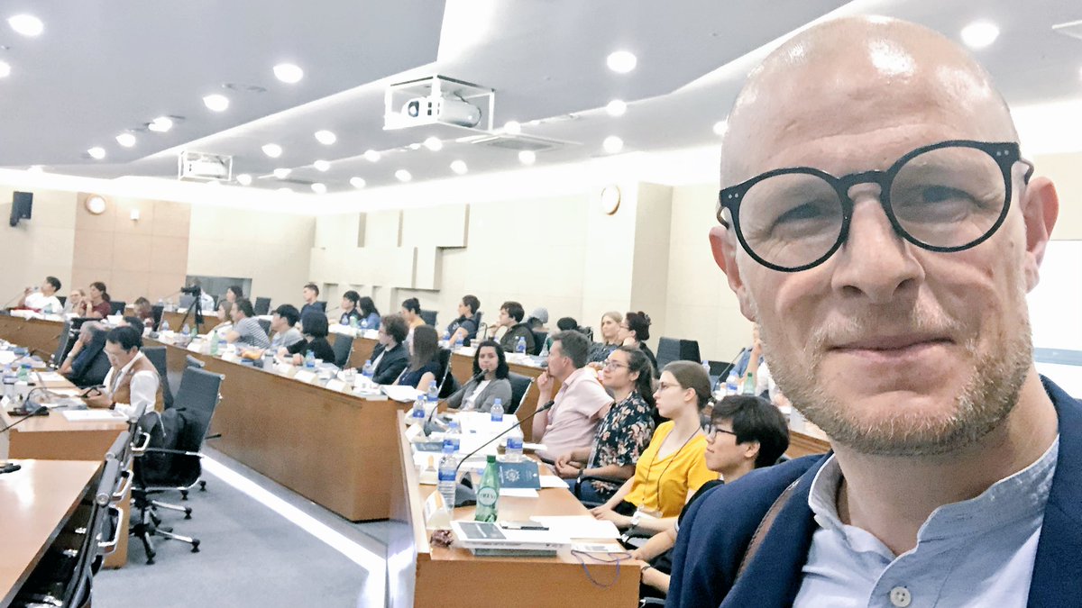 eske_bo's tweet photo. A pleasure talking about #arctic research & innovation in 🇩🇰🇫🇴🇬🇱 today at the 4th Korea Arctic Academy at Korean Maritime Institute in #Busan. Thank you to researchers from #DTU #AAU #SDU and #Ilisimatusarfik for helping me out as the #trueexperts #icdkseoul https://t.co/oSZ49JoVpT