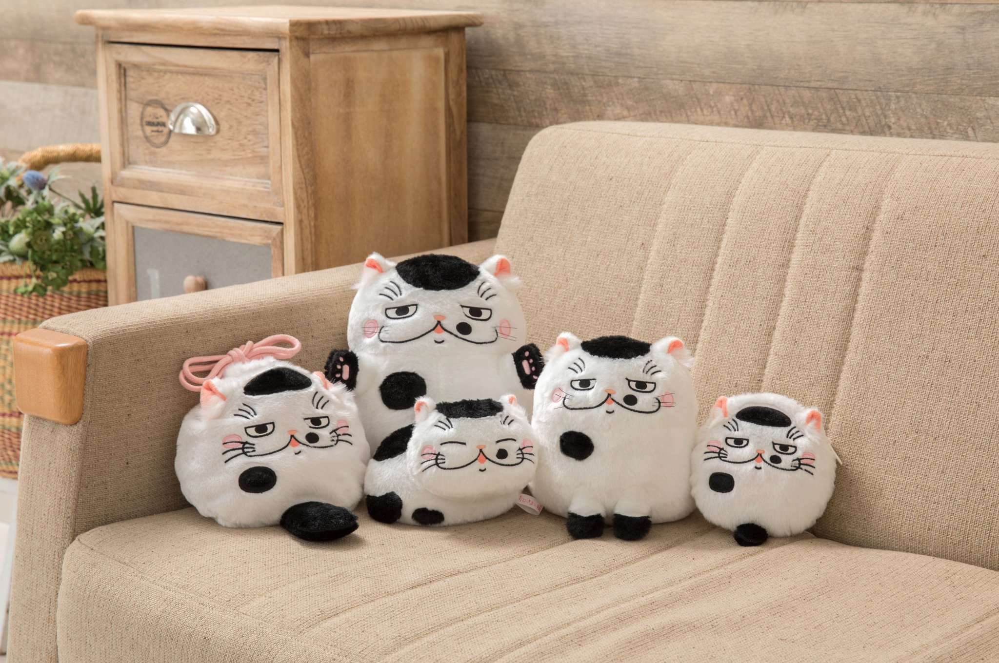 ＜公式＞おじさまと猫日記 on Twitter "【グッズ情報】＃おじさまと猫 新グッズが続々発売決定です