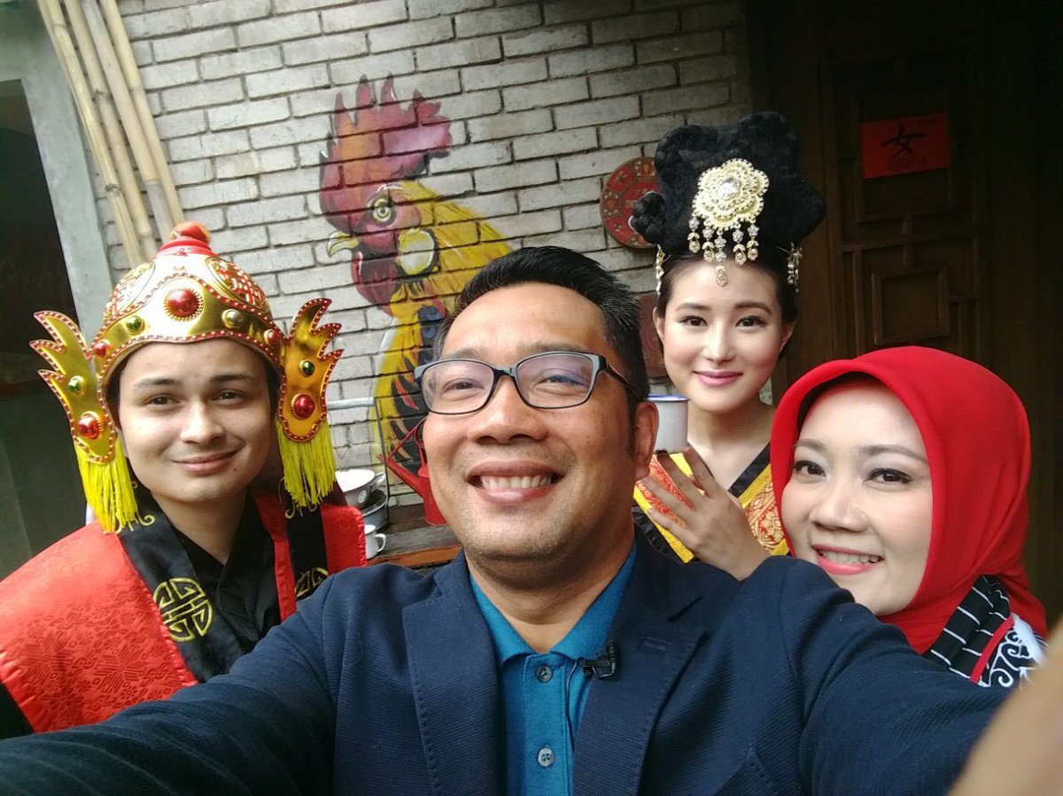 MetroTVToday's tweet photo. Behind the scene program Tasty and Healthy di Chinatown, Bandung. Saksikan Tasty & Healthy setiap hari Minggu pukul 09.05 WIB bersama Maggie dan Tavan @Metro_TV #knowledgetoelevate #tastyhealthy #metrotv @XinwenMetroTV https://t.co/xUvNXnqXpI