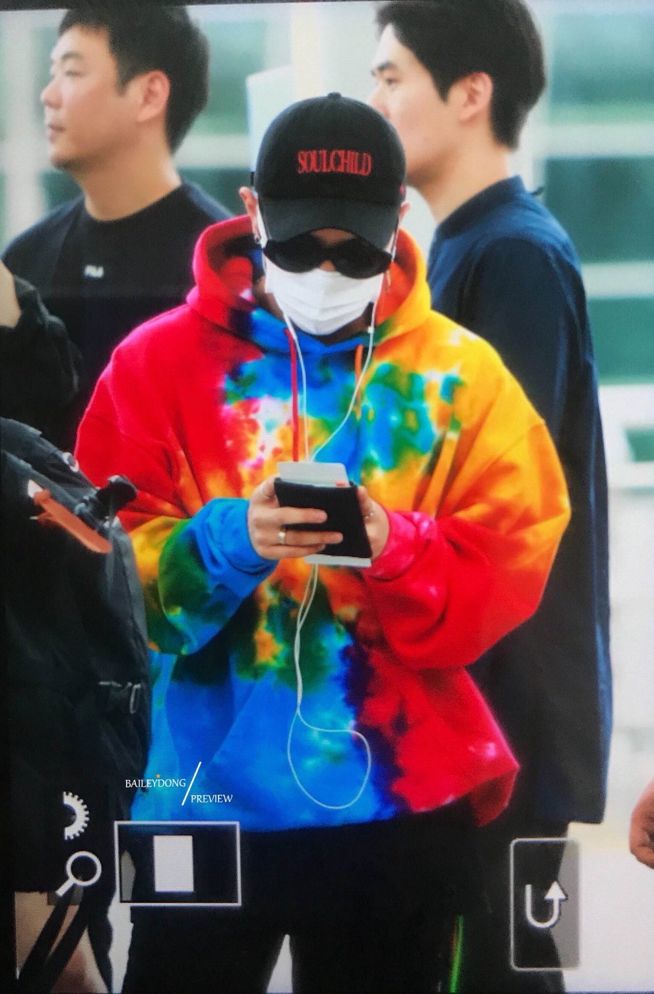 Oregonian Twitterissa Ikon派手 こんな感じ好き ハンビンはちょっとよくわからないけど Ikon 아이콘 空港サジン 한빈 Bi ハンビン 진환 ジナン 지원 바비 Bobby バビ 동혁 Donghyuk ドンヒョク ドンちゃん Sbsスーパーコンサート T