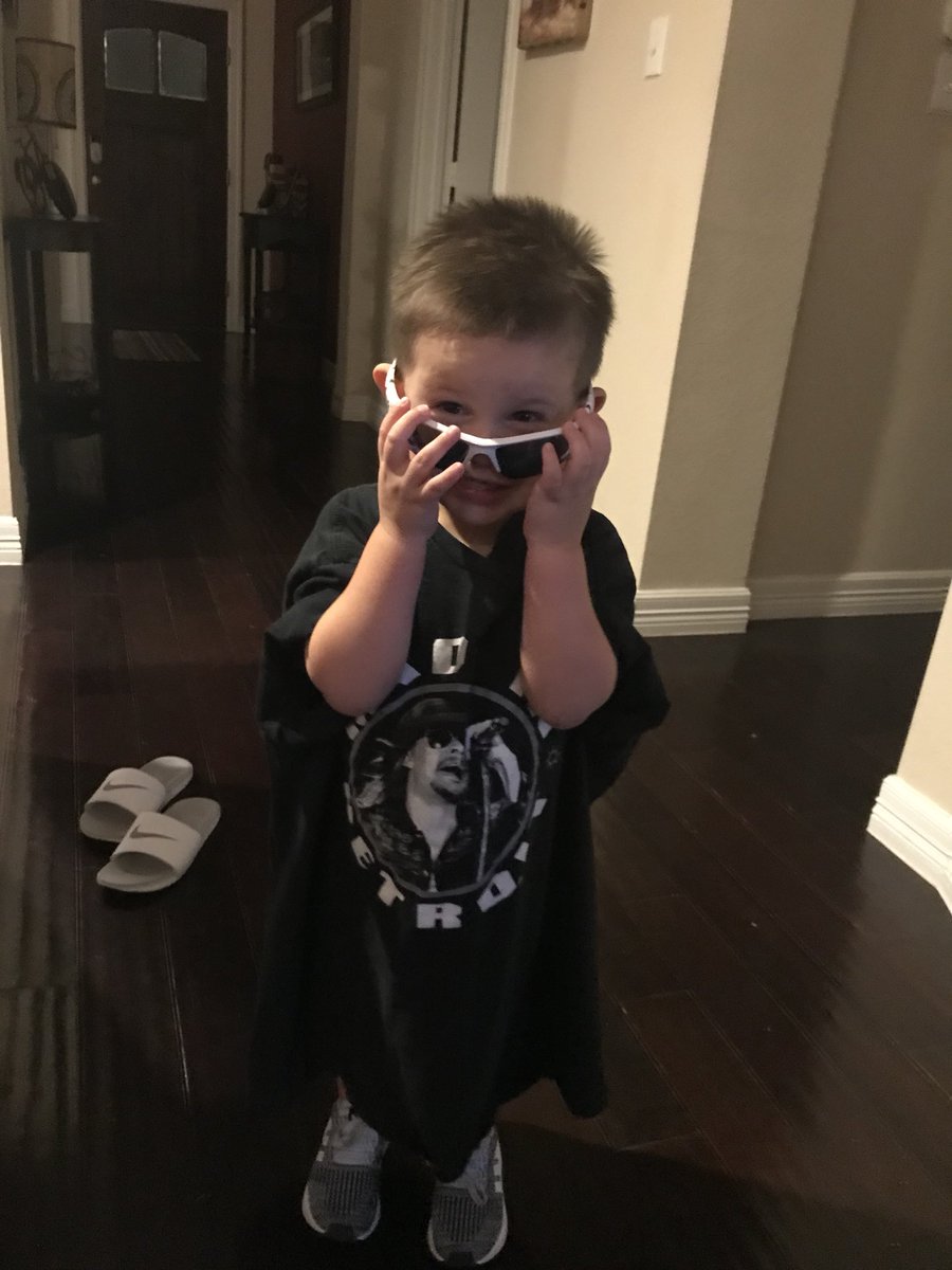 textay411's tweet photo. Raising ‘em right #rebelsoul @KidRock @amorriss322 @Jaiceeb @ericchurch https://t.co/p2GnvjrtvB