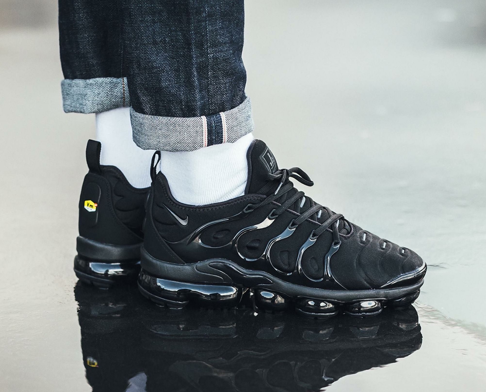 Nike vapormax triple black clearance restock