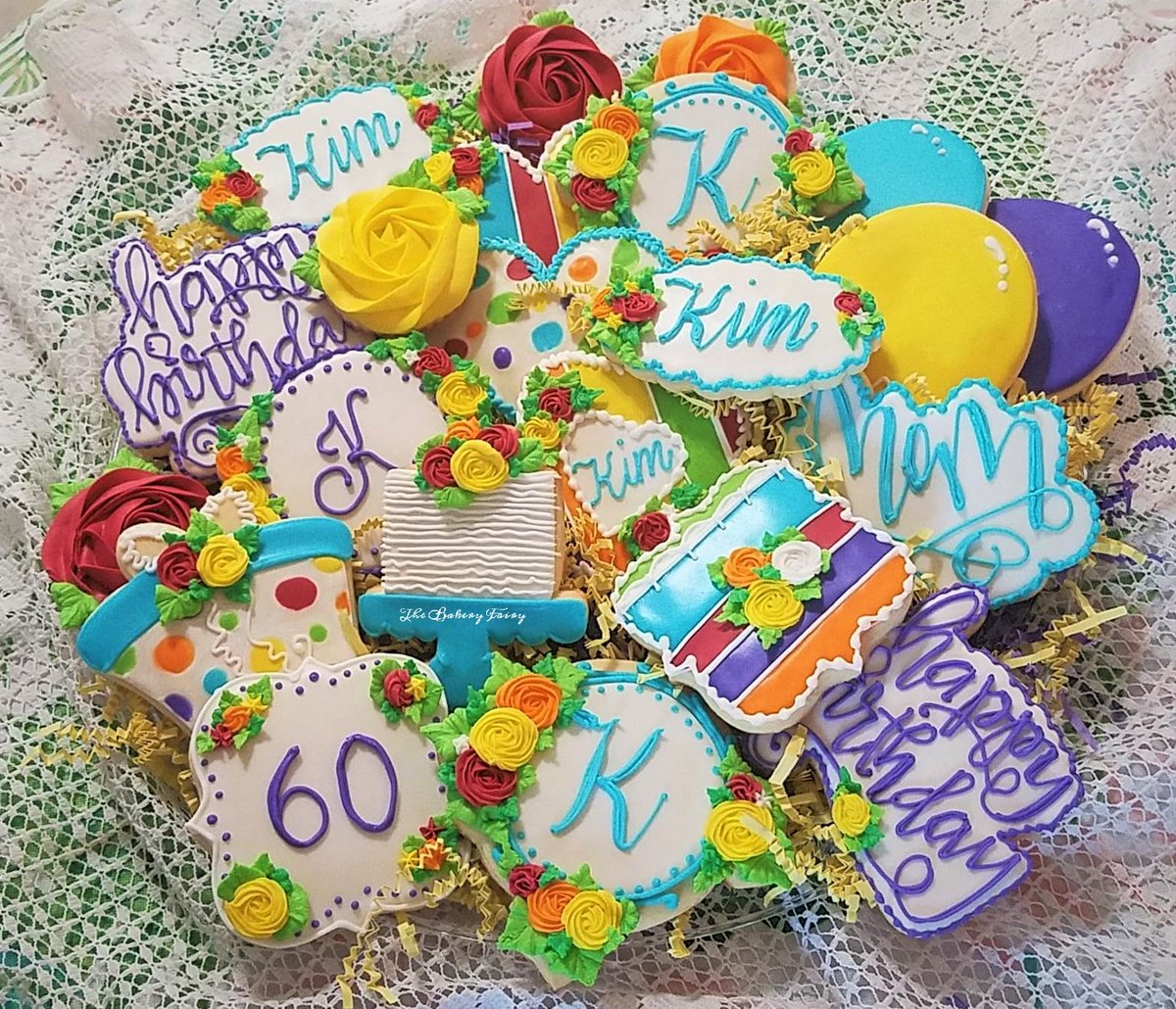 thebakeryfairy's tweet photo. https://t.co/9kj1pDpEW1 #kentuckyhomebaker #cookiemaker #cookiedecorator #cottagefood #homemadesugarcookies #decoratedsugarcookies #cookiesforher #cookiesforMom #birthdaycookies #thebakeryfairy #oldhamcounty #kentucky https://t.co/sKwEgMGfVI