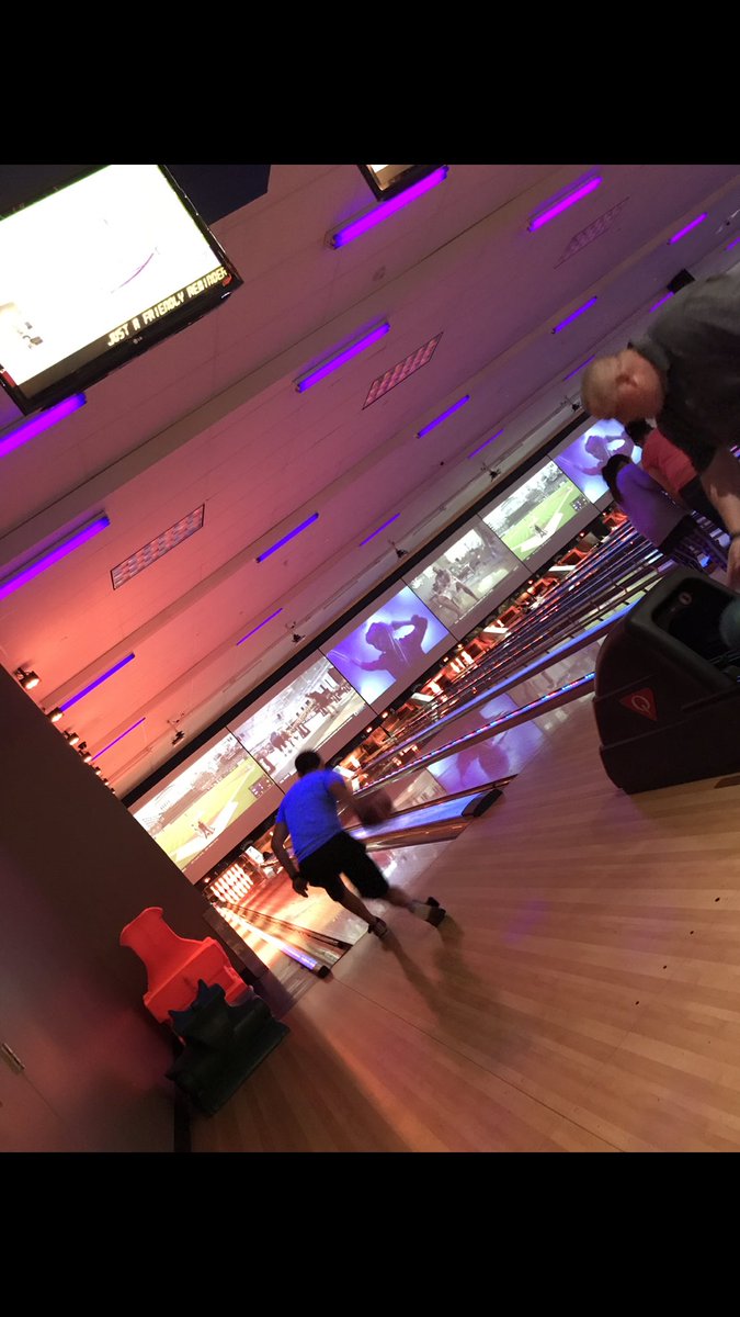 AnnaPDExplorers's tweet image. The Explorers bowled and played laser tag for a fun night of team bonding.