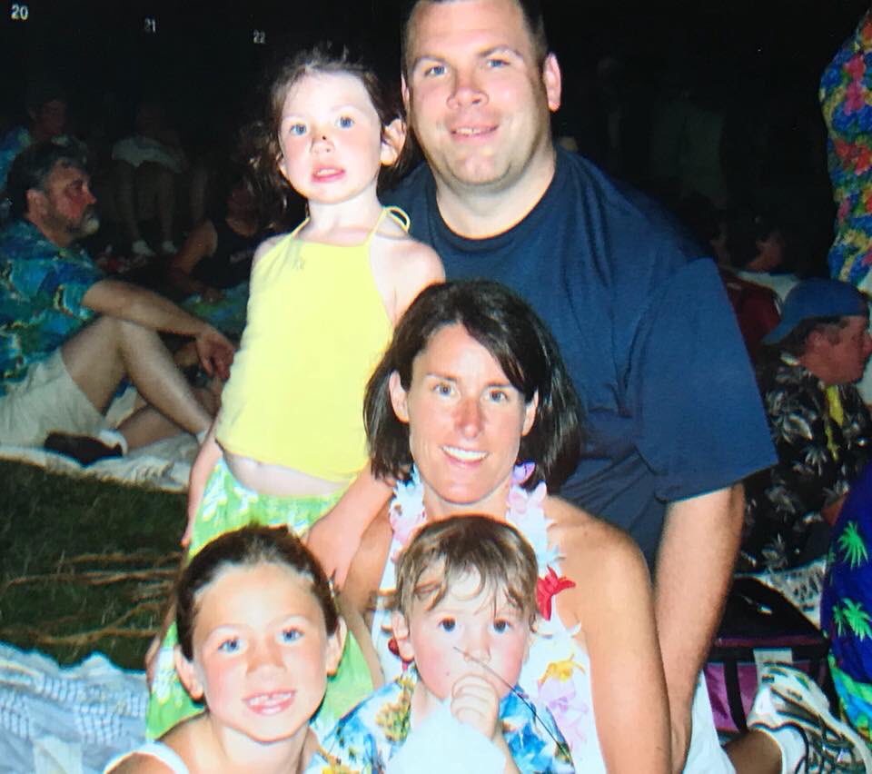 cocohoban's tweet photo. 2006 and 2018 great memories with the family and many in between @jimmybuffett #summertime18 https://t.co/eEfmhbg5lE