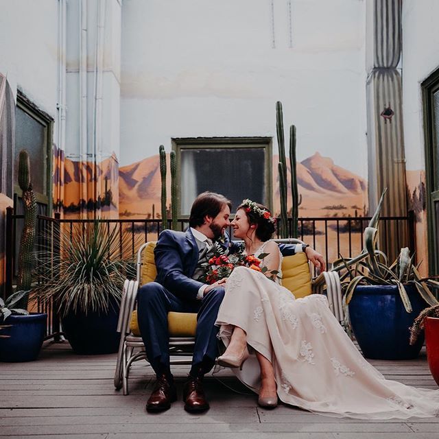 The countdown is on, we leave for Europe in 10 days! I’ve been a wild woman picking up last minute items, prepping my team for when I’m out of the office (no work for me!), and finishing up a few galleries before we take off. ✈️ I’m on the hunt for p… ift.tt/2KP2xJx