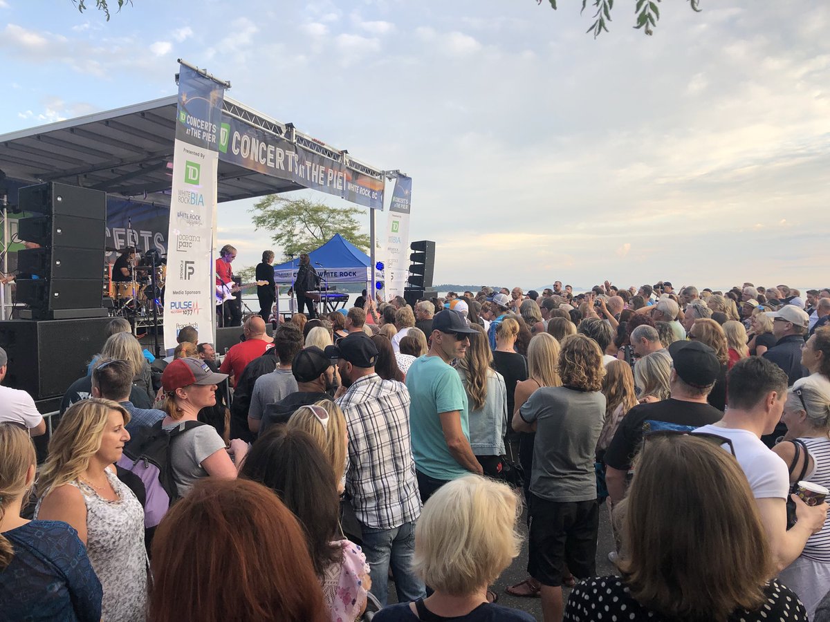 Here we go!!!
#concertsatthepier #honeymoonsuite