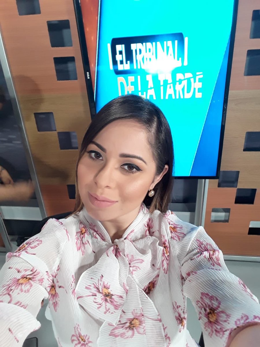 SusyTVRD's tweet photo. Un besito a l@s que me brechan. Good night. 💄 @laidymakeup 💇🏼♀️ @glemursalon #livetv #tvgirl #laversatilledicen #dandorostro #laqueeslindaeslinda https://t.co/gBzeKlw4Z1