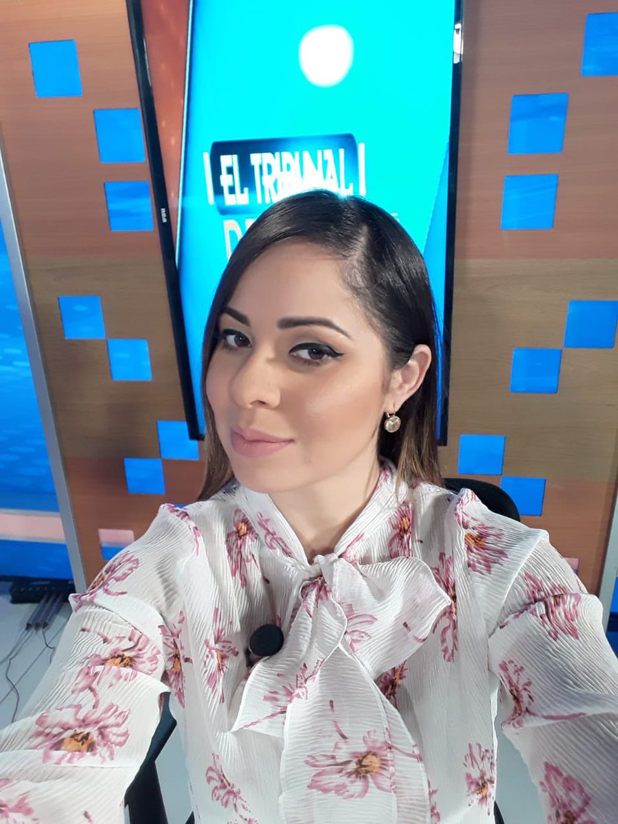 SusyTVRD's tweet photo. Un besito a l@s que me brechan. Good night. 💄 @laidymakeup 💇🏼♀️ @glemursalon #livetv #tvgirl #laversatilledicen #dandorostro #laqueeslindaeslinda https://t.co/gBzeKlw4Z1