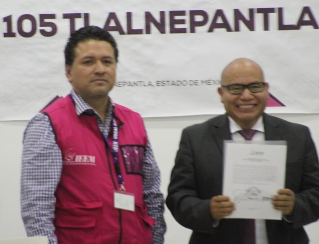 RECIBE RACIEL PÉREZ CRUZ CONSTANCIA DE MAYORÍA sonoronoticias.com/2018/07/05/rec…