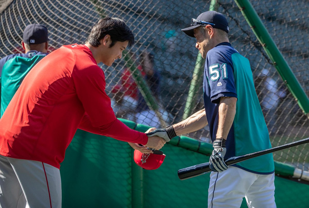 伝説の選手とこれから伝説になる選手が握手を交わしました
#Shotime