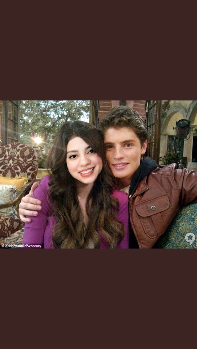 NatalyCanez's tweet image. Thanks to @lauramonr0e for making this edit. You are so sweet! Can’t get over it 😘😍❤️ #GreggisourLandon #NatalyIsOurDakota #Aftermovie #Afterseries #After #AnnaTodd #Dakota #Landon