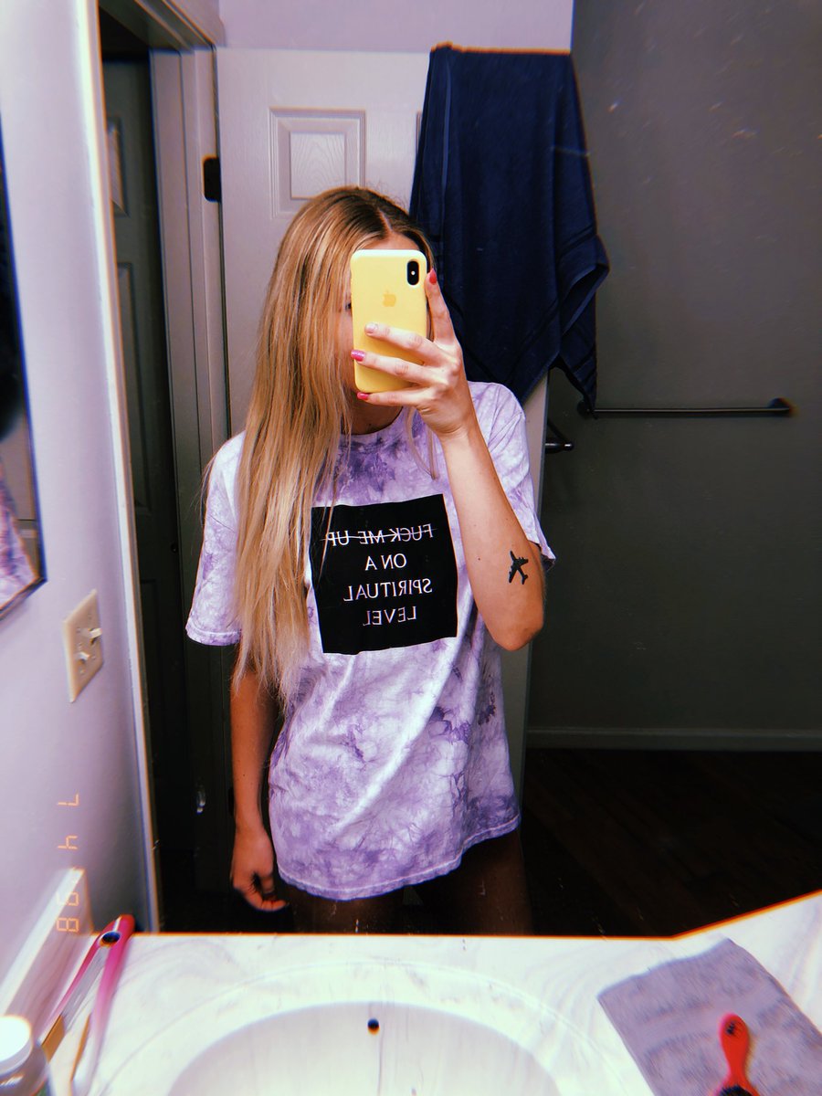 meghan 🦋✨🍒🍯🌼👽 tweet media