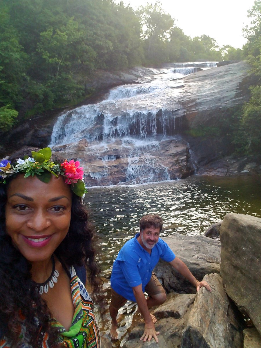 AngelaBrentHar1's tweet photo. "Enjoy the little things in life, because one day you will look back and realize that they were the big things." 💚🧡💜💙💙❤🧜♀️🧜♂️🌼🕉☮☯️ #LoveConquersAll #LifeIsShort #Namaste
#naturelife #Livewell #SimplicityOfLife #outdoors #waterfalls
@primalsanctuary https://t.co/vcRYyW7r6i