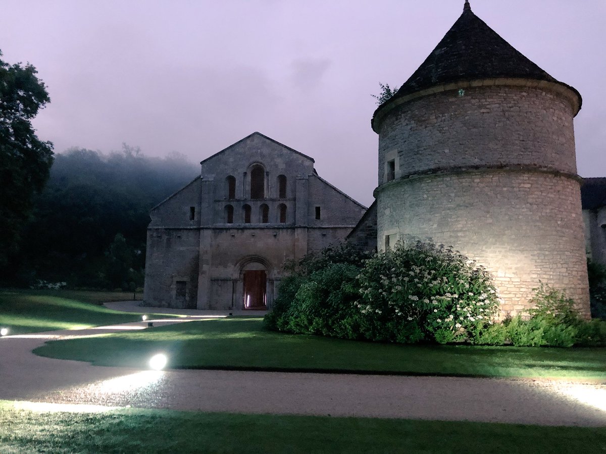 alainhoupert's tweet image. #Fontenay dîner des maires du #CG21. 500 maires du département se sont déplacés dans le Nord de la #CôtedOr. Avec @sauvadet et @ac_loisier nous avons en partage la passion pour ce territoire que je vous invite à venir découvrir ! #Unesco #PatrimoineMondial