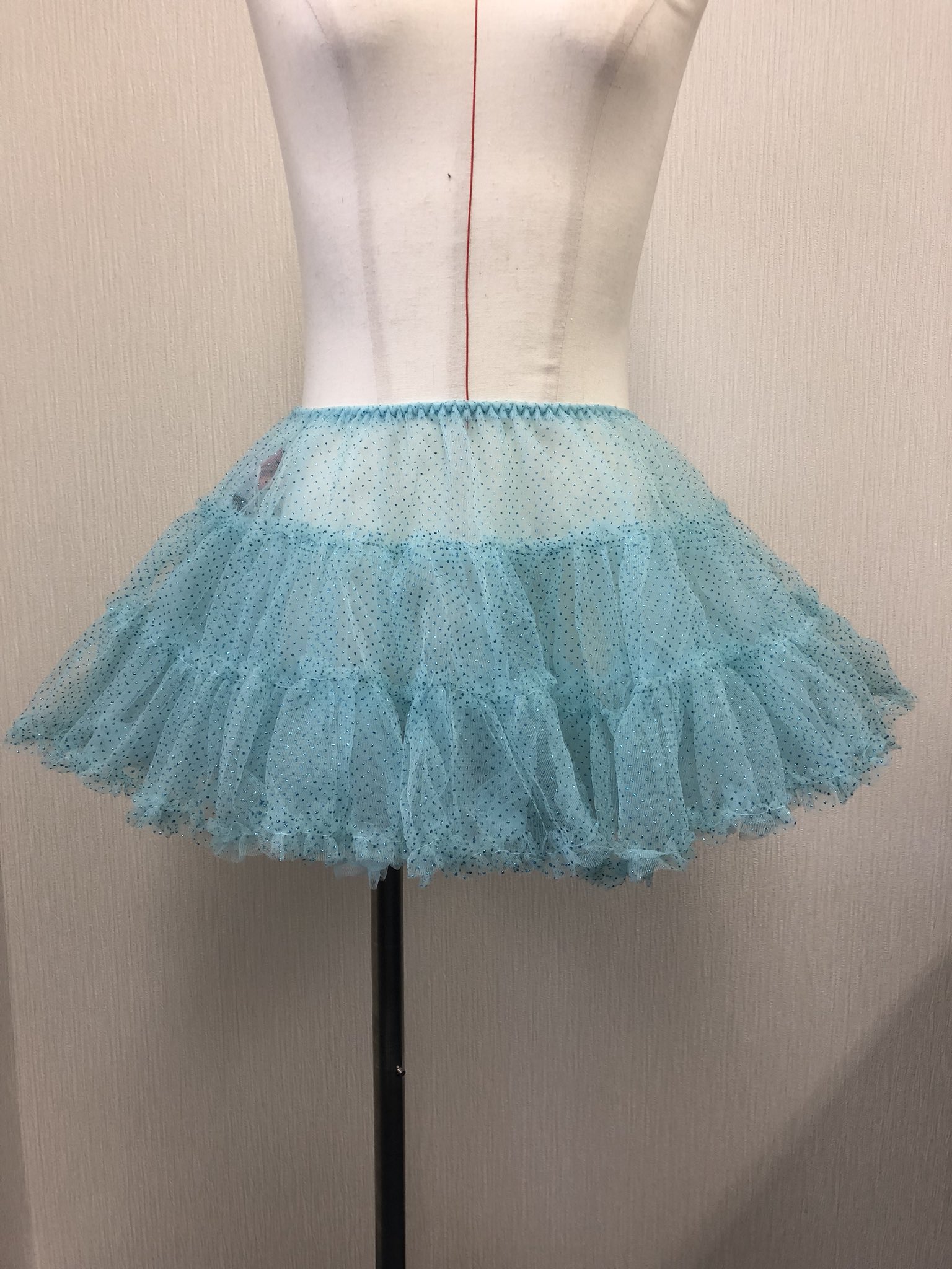 Bodyline Official ラメ入りパニエ キラキララメがびっしりでかわいいパニエ アイドルちゃんの衣装の下とかに履くと見えても可愛い もちろん私服として見せて履くのも ベーシックふんわりパニエと同じ形ですがラメがついてる分 Bodyline Official ラメ入りパニエ キラキララメがびっしりでかわいいパニエ アイドルちゃんの衣装の下とかに履くと見えても可愛い もちろん私服として見せて履くのも ベーシックふんわりパニエと同じ形ですがラメがついてる分