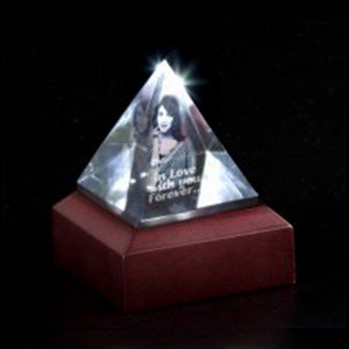 Get your photo & text printed inside 3D prism crystal from Petra Gifts #3DPrismCrystal #Kochi #PetraGifts #Crystals #Printing petragifts.com/category/produ…